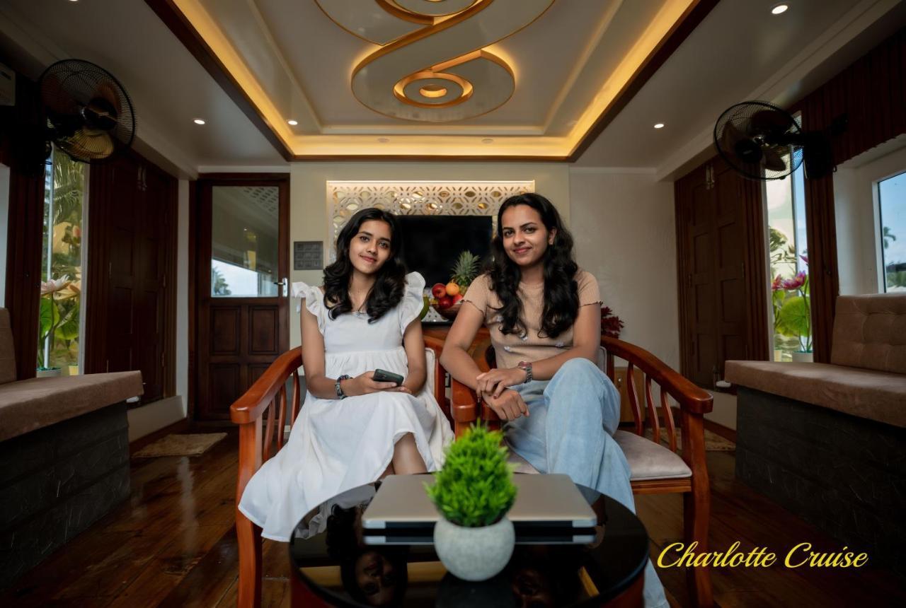 Charlotte Cruise House Boat Hotel Alappuzha Eksteriør billede