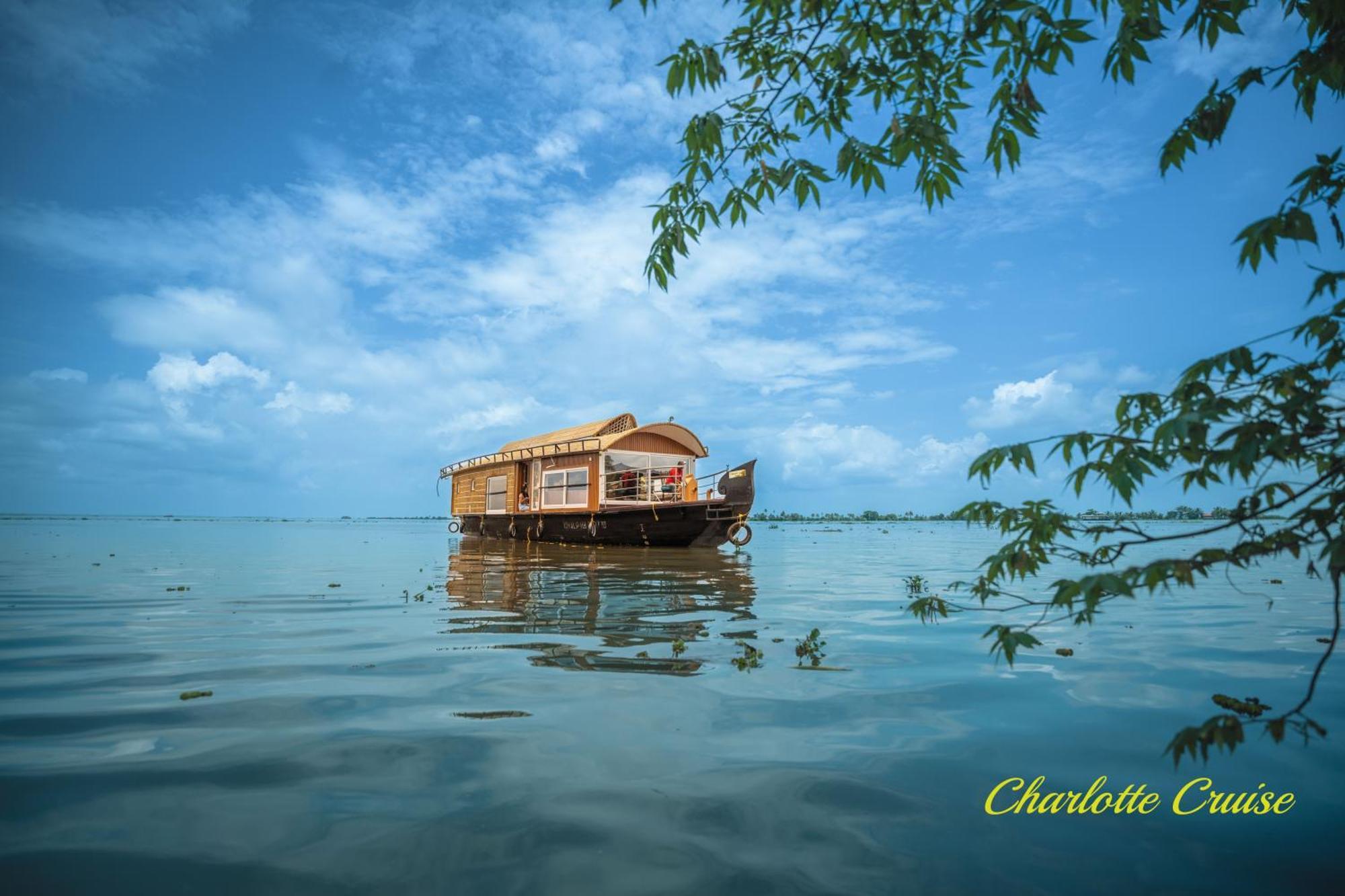 Charlotte Cruise House Boat Hotel Alappuzha Eksteriør billede