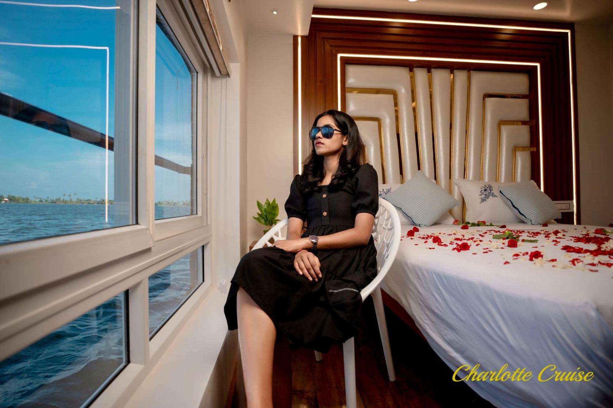 Charlotte Cruise House Boat Hotel Alappuzha Eksteriør billede