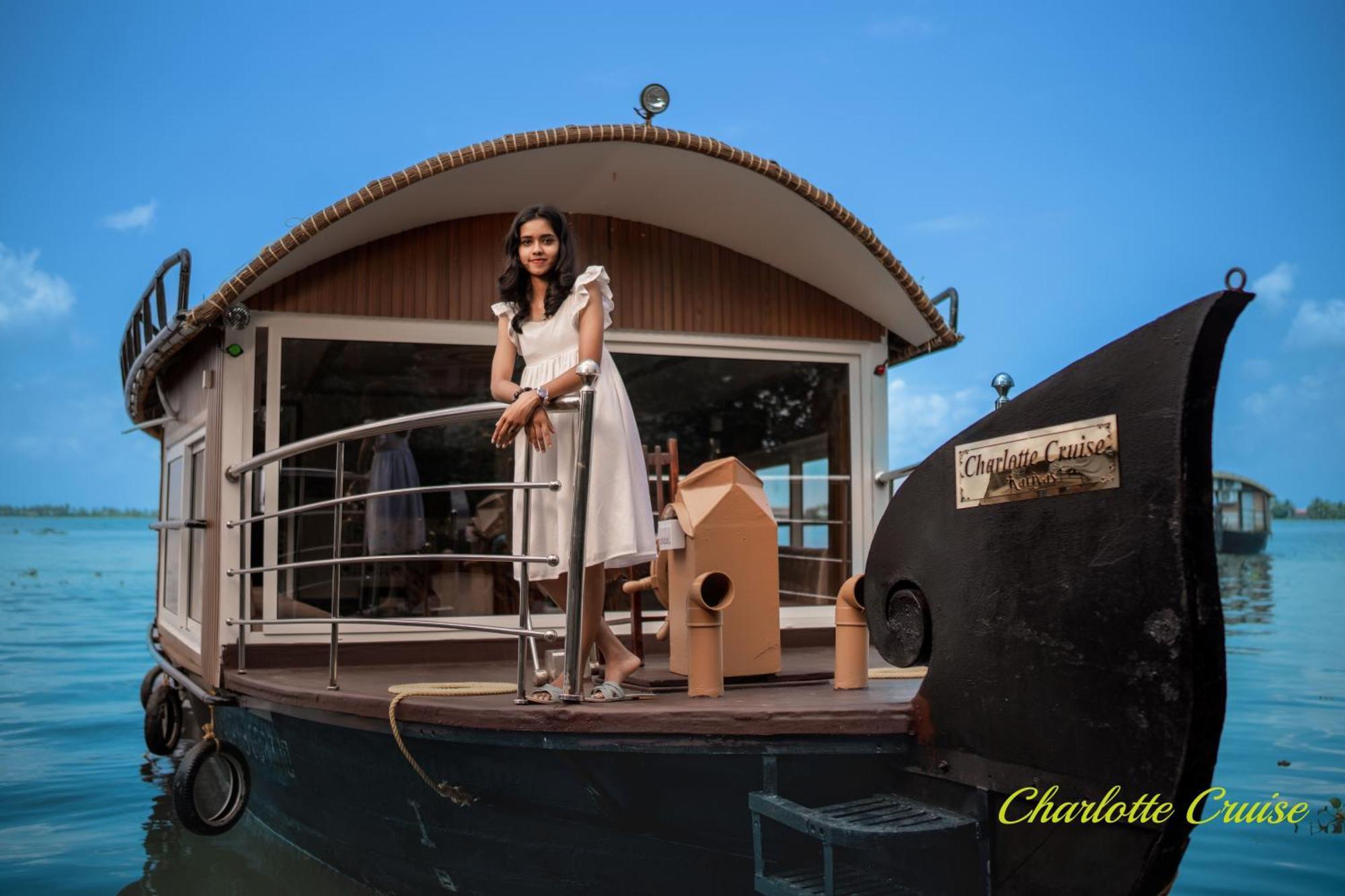 Charlotte Cruise House Boat Hotel Alappuzha Eksteriør billede